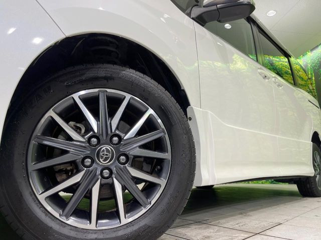 【純正16インチアルミホイール】外観にマッチした純正アルミホイールを装着しております。各種社外アルミホイールや、スタッドレスタイヤも取扱いしております。是非ご相談ください♪