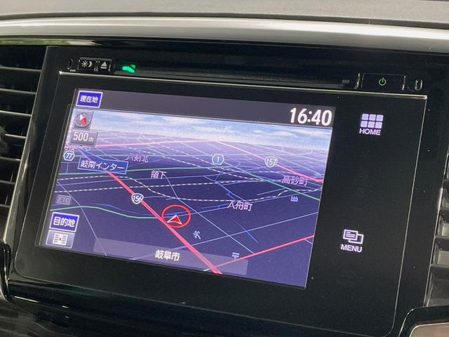 【メーカー純正ナビ】インテリアに溶け込むスタイリッシュな「専用設計」メーカーナビを装備♪視認性や操作性など基本性能にも優れ、より上質なカーライフをお楽しみいただけます。