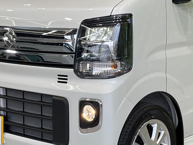 �yLED�w�b�h���C�g�z���V����ԑ��s�����ǍD�Ȏ��E���m�ۂ����S���ĉ^�]�ł��鍂�P�xLED�w�b�h���C�g�𑕔�!�_�����x�������A����d�͂��}�����Ă��܂��B