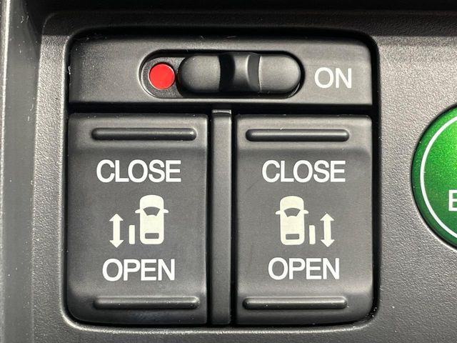 �y�����p���[�X���C�h�h�A�z�X�}�[�g�L�[��^�]�Ȃ̃X�C�b�`�Ō�ȗ����X���C�h�h�A�̊J���\���d��������͂����ăh�A���J����K�v�������A�����Ȃ��q�l�ł��ȒP�ɊJ���߂ł����K�ł���