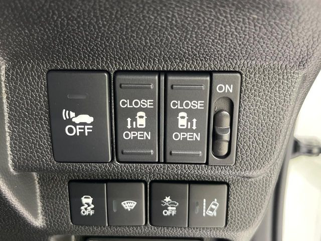 �y�����p���[�X���C�h�h�A�z�X�}�[�g�L�[��^�]�Ȃ̃X�C�b�`�Ō�ȗ����X���C�h�h�A�̊J���\���d��������͂����ăh�A���J����K�v�������A�����Ȃ��q�l�ł��ȒP�ɊJ���߂ł����K�ł���