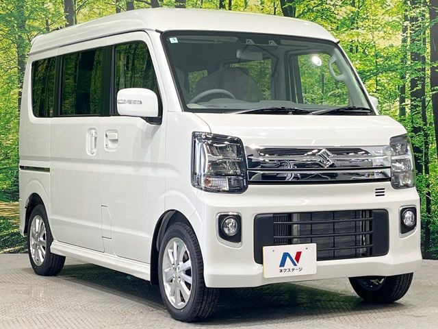 高透明度のガラス皮膜で撥水はもちろん、上質なツヤ・光沢を実現。紫外線や酸性雨から大切な愛車を保護し、色あせ・劣化を防止。「弾スプラッシュコート」、「弾プリミッサコート」からお選びいただけます。