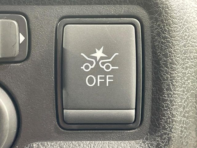 �y�G�}�[�W�F���V�[�u���[�L�z���s���ɑO���̎ԗ�����F�����A�Փ˂������Ȏ��͌x��ƃu���[�L�ŏՓˉ���Ɣ�Q�y�����A�V�X�g�B�����S�Ƀh���C�u�����y���݂��������܂��B