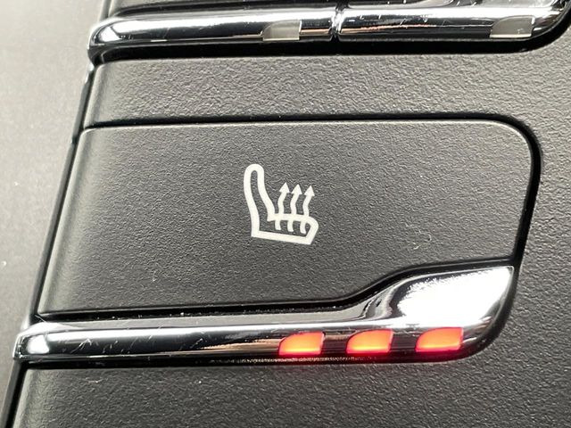 ���S�ȃV�[�g�q�[�^�[:���������ӂ��V�[�g�ɁA�O�ȁE��ȂɃV�[�g�q�[�^�[�𓋍ڂ��Ă���܂��B