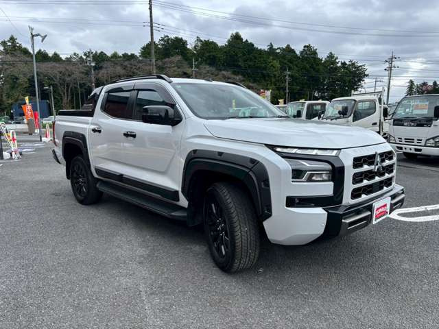 トライトン2.4 GSR ディーゼル 4WD