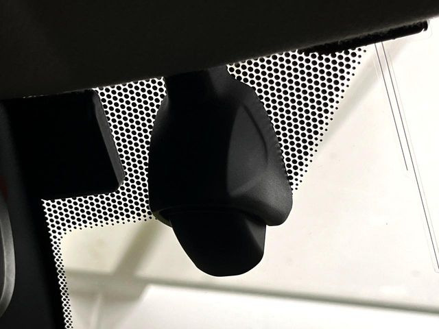 【ドライブレコーダー】安心・安全なカーライフに必須のドライブレコーダーを装備!走行中はもちろん、あおり運転や事故に遭遇した際の状況も映像で記録し、万一のリスクに備えます。