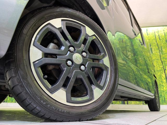 �y����15�C���`�A���~�z�C�[���z�O�ςɃ}�b�`���������A���~�z�C�[���𑕒����Ă���܂��B�e��ЊO�A���~�z�C�[����A�X�^�b�h���X�^�C�����戵�����Ă���܂��B���񂲑��k����������