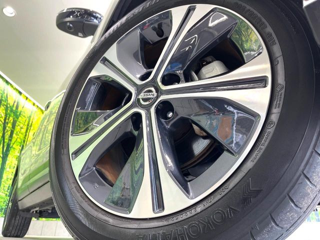 �y����17�C���`�A���~�z�C�[���z�O�ςɃ}�b�`���������A���~�z�C�[���𑕒����Ă���܂��B�e��ЊO�A���~�z�C�[����A�X�^�b�h���X�^�C�����戵�����Ă���܂��B���񂲑��k����������