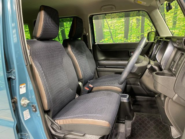 運転席シート廻りは使用感も少なく、良好な状態となっています。丁寧に使われていたことがよくわかりますね。