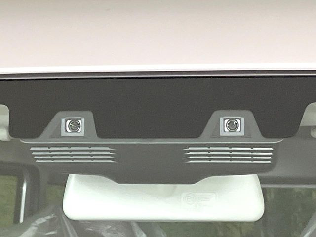 �y�G�}�[�W�F���V�[�u���[�L�z���s���ɑO���̎ԗ�����F�����A�Փ˂������Ȏ��͌x��ƃu���[�L�ŏՓˉ���Ɣ�Q�y�����A�V�X�g�B�����S�Ƀh���C�u�����y���݂��������܂��B