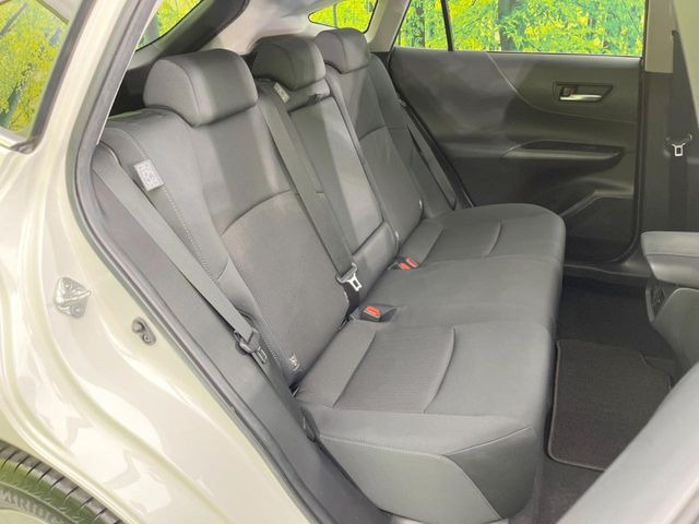 後部座席も気になるようなキズ・汚れやへたり等、大きなダメージはなく、良好な状態です。