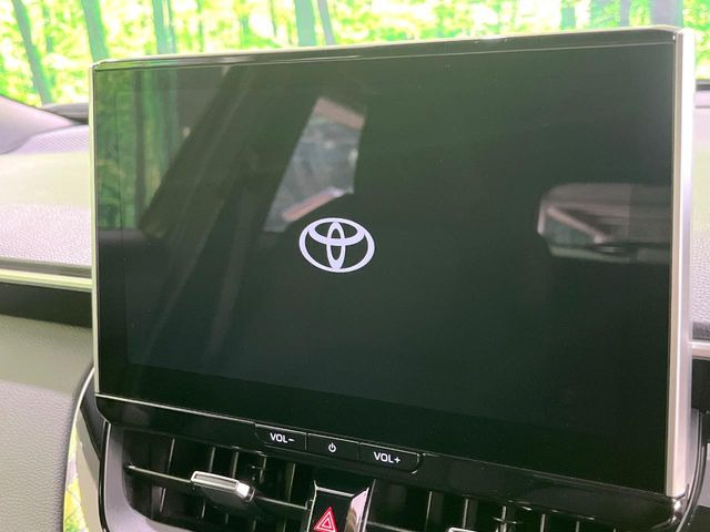 【10.5インチナビ】高級感とインパクトのある大画面ナビを装備。各種オーディオ操作はもちろん、スマホ連携もできる利便性の高いナビです♪