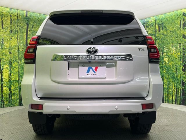 安心の最長10年・走行無制限保証(有償)をご用意。保証内容も充実はもちろん、無料点検&オイル交換や、年中無休の全国・24時間ロードサービスも付帯されておりますのでご安心下さい。