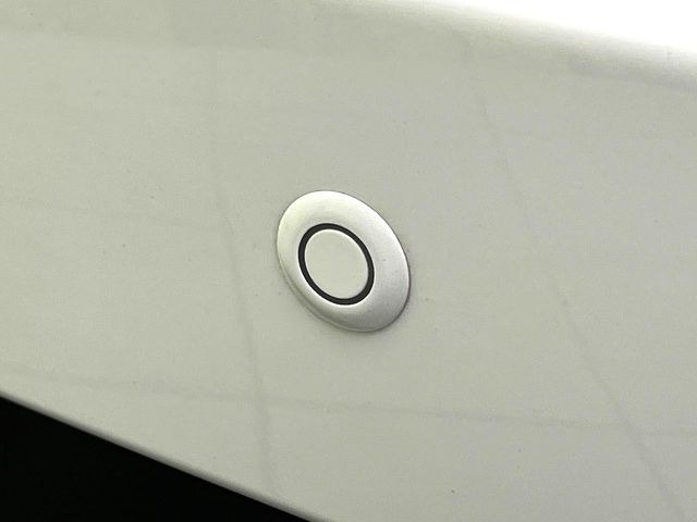 【クリアランスソナー】バンパーに付いたセンサーが障害物を検知!一定の距離に近づくとアラートで教えてくれます♪狭い駐車スペースや車庫入れ時も安心ですね☆