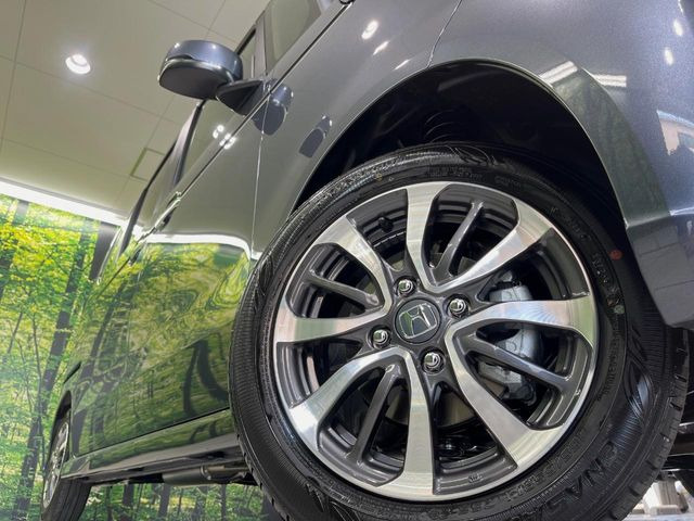 �y����14�C���`�A���~�z�C�[���z�O�ςɃ}�b�`���������A���~�z�C�[���𑕒����Ă���܂��B�e��ЊO�A���~�z�C�[����A�X�^�b�h���X�^�C�����戵�����Ă���܂��B���񂲑��k����������