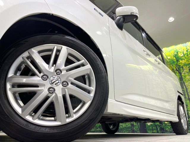 �y����15�C���`�A���~�z�C�[���z�O�ςɃ}�b�`���������A���~�z�C�[���𑕒����Ă���܂��B�e��ЊO�A���~�z�C�[����A�X�^�b�h���X�^�C�����戵�����Ă���܂��B���񂲑��k����������