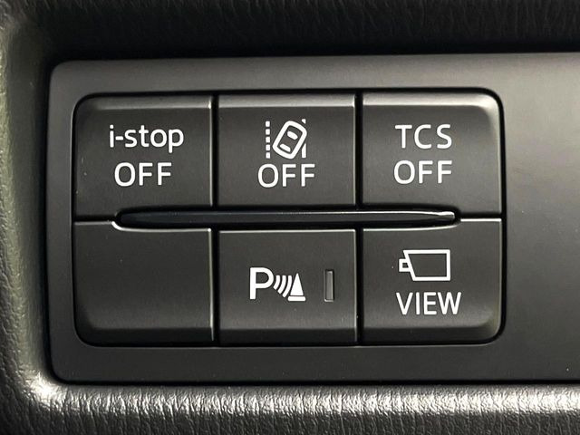 【レーンキープアシストシステム】高速道路走行時、車線からはみ出しそうな時にステアリングを制御し車線内を走行する様にアシスト。より安全な運転をサポートしてくれます!