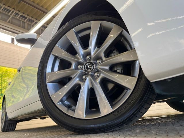 �y����18�C���`�A���~�z�C�[���z�O�ςɃ}�b�`���������A���~�z�C�[���𑕒����Ă���܂��B�e��ЊO�A���~�z�C�[����A�X�^�b�h���X�^�C�����戵�����Ă���܂��B���񂲑��k����������