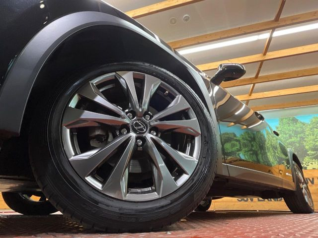 �y����18�C���`�A���~�z�C�[���z�O�ςɃ}�b�`���������A���~�z�C�[���𑕒����Ă���܂��B�e��ЊO�A���~�z�C�[����A�X�^�b�h���X�^�C�����戵�����Ă���܂��B���񂲑��k����������