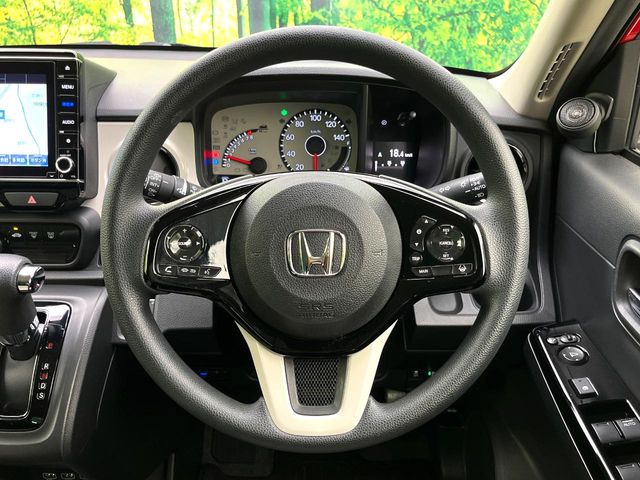 ステアリングも使用感が少なく、きれいな状態となっております♪