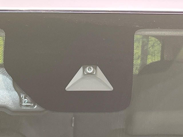 �y�C���e���W�F���g�G�}�[�W�F���V�[�u���[�L�z�t�����g�J�����őO���̎ԗ�����s�҂����m�B�Փ˂������Ȏ��͏Փ˔�Q�y���u���[�L���쓮�A�Փˉ�����T�|�[�g�B�����S�Ƀh���C�u�����y���݂��������܂��B