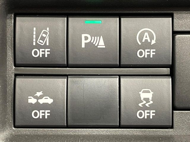 【コーナーセンサー】バンパーに付いたセンサーが障害物を検知!一定の距離に近づくとアラートで教えてくれます♪狭い駐車スペースや車庫入れ時も安心ですね☆