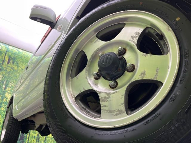 �y����16�C���`�A���~�z�C�[���z�O�ςɃ}�b�`���������A���~�z�C�[���𑕒����Ă���܂��B�e��ЊO�A���~�z�C�[����A�X�^�b�h���X�^�C�����戵�����Ă���܂��B���񂲑��k����������