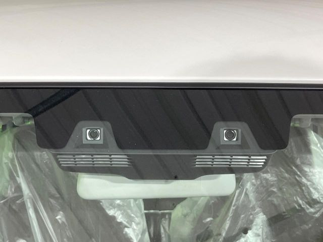 �y�C���e���W�F���g�G�}�[�W�F���V�[�u���[�L�z�t�����g�J�����őO���̎ԗ�����s�҂����m�B�Փ˂������Ȏ��͏Փ˔�Q�y���u���[�L���쓮�A�Փˉ�����T�|�[�g�B�����S�Ƀh���C�u�����y���݂��������܂��B