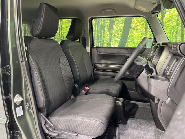 運転席シート廻りは使用感も少なく、良好な状態となっています。丁寧に使われていたことがよくわかりますね。