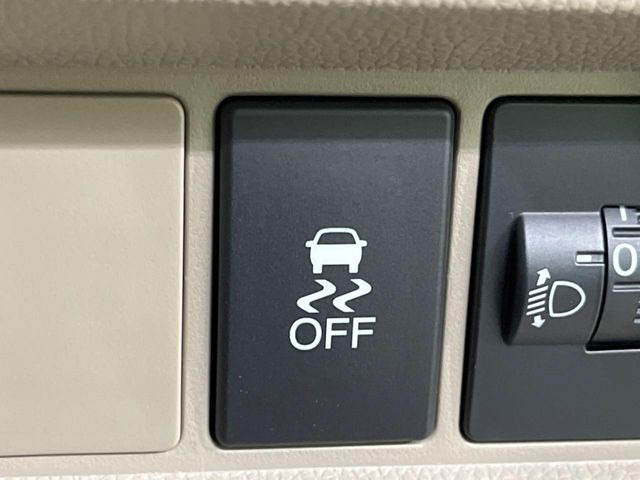 �y������h�~���u�z�ԗ��̉���������m����ƁA�����I�Ɏԗ��̐i�s������ۂ悤�Ɏԗ��𐧌䂵�܂��B�J�̓��ȂǊ���₷���H�ʏ󋵂ł����S�ȉ^�]���\�ł��B