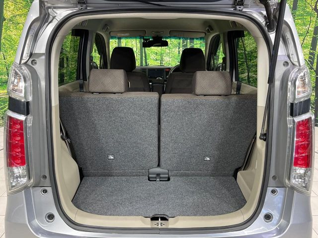 ���i�̂���������ʋ΁A���}���ɏ\���ȉ׎��X�y�[�X���m�ۂ��Ă���܂��B�Z�J���h�V�[�g��|���ƁA�傫�ȉו��̐ύڂ��\�ł���