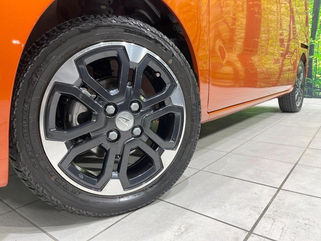 �y�����A���~�z�C�[���z�O�ςɃ}�b�`���������A���~�z�C�[���𑕒����Ă���܂��B�e��ЊO�A���~�z�C�[����A�X�^�b�h���X�^�C�����戵�����Ă���܂��B���񂲑��k����������