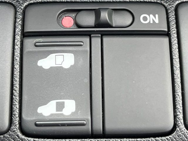 �y�p���[�X���C�h�h�A�z�X�}�[�g�L�[��^�]�Ȃ̃X�C�b�`�ŃX���C�h�h�A�̊J���\���d��������͂����ăh�A���J����K�v�������A���������q�l�ł��A�d���ו��������Ă��鎞�����N�ɊJ���߂ł��܂���