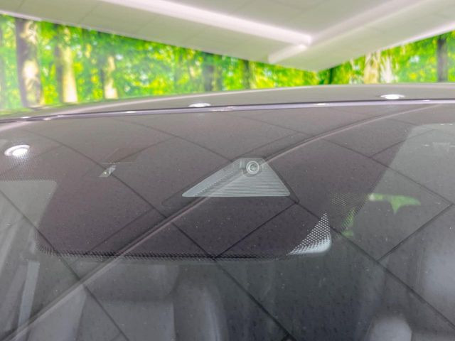 �yi-ACTIVESENSE�z���s���ɑO���̎ԗ�����F�����A�Փ˂������Ȏ��͌x��ƃu���[�L�ŏՓˉ���Ɣ�Q�y�����A�V�X�g�B�����S�Ƀh���C�u�����y���݂��������܂��B