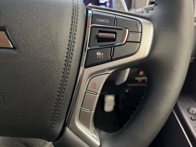 【レーダークルーズコントロール】高速道路での長距離走行が楽に!!自動で速度を保つクルーズコントロールが、衝突軽減システムと連携し、前方の車両を感知して車間を保つように速度調節してくれます!!