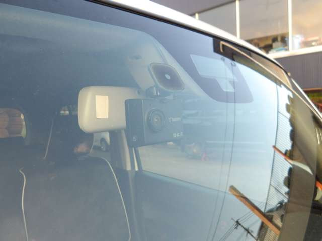 衝突軽減ブレーキ★前方の車両や歩行者との衝突を回避したり、衝突の被害を軽減するための装置です!!