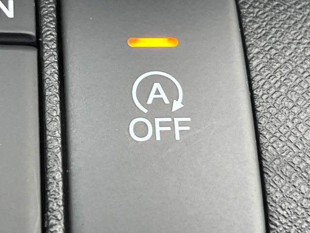 �y�A�C�h�����O�X�g�b�v�z�ԐM����a�؂Œ�Ԃ����ۂɃG���W�����~���A���ʂȔR���̏����}���܂��B�R��������ی�ɂȂ���@�\��G���W���̓u���[�L�𗣂��΍Ďn�����܂��B