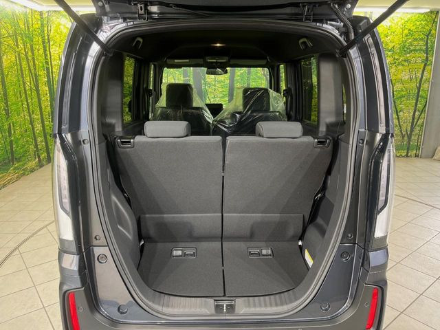 ���i�̂���������ʋ΁A���}���ɏ\���ȉ׎��X�y�[�X���m�ۂ��Ă���܂��B�Z�J���h�V�[�g��|���ƁA�傫�ȉו��̐ύڂ��\�ł���