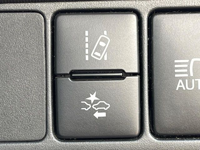 �y�g���^�Z�[�t�e�B�Z���X�z���s���ɑO���̎ԗ�����F�����A�Փ˂������Ȏ��͌x��ƃu���[�L�ŏՓˉ���Ɣ�Q�y�����A�V�X�g�B�����S�Ƀh���C�u�����y���݂��������܂��B