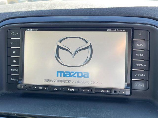 【純正ナビ】人気の純正ナビを装備しております。ナビの使いやすさはもちろん、オーディオ機能も充実!キャンプや旅行はもちろん、通勤や買い物など普段のドライブも楽しくなるはず♪