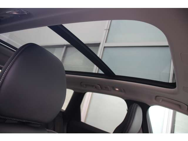 XC60ウルトラ B5 AWD ダークエディション 4WD