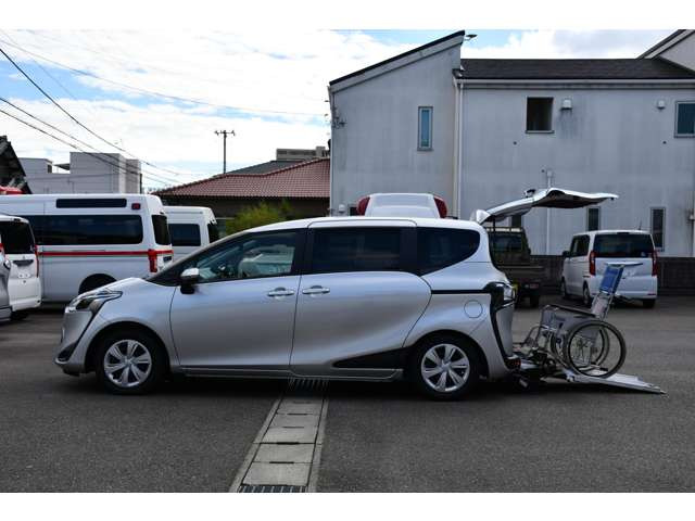 シエンタ1.5 X ウェルキャブ 車いす仕様車 タイプI 助手席側セカンドシート付