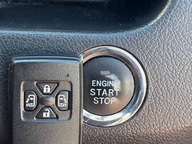 �y�X�}�[�g�L�[�z�J�o����|�P�b�g�ɓ��ꂽ�܂܂ł��h�A�̎{���E�������\�ȃX�}�[�g�L�[�𑕔��B�G���W���̃I���E�I�t�����J�M�����o���K�v����������Ƃ��Ă��֗��ł���