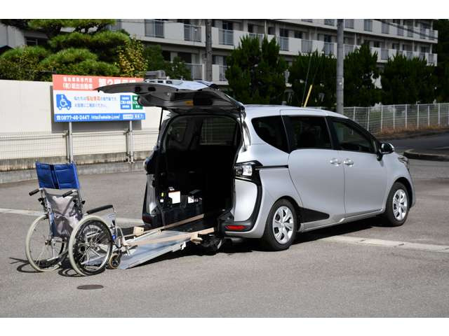 シエンタ1.5 X ウェルキャブ 車いす仕様車 タイプI 助手席側セカンドシート付