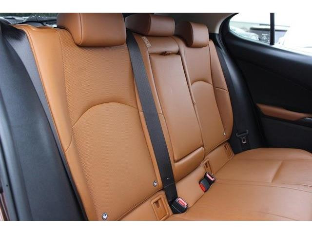 ���Ǝҗl�ւ̔̔��͂��f�肳���Ă��������܂��B �Ԍ������ԗ��̏ꍇ�́A�Ԍ����擾�������x�������z�ŕ\�����Ă���܂��B