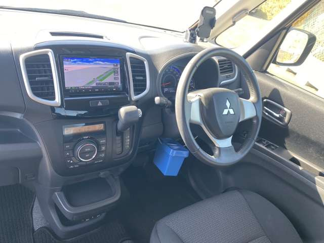 当店は年中無休となっております。営業時間は10:00〜19:00です。