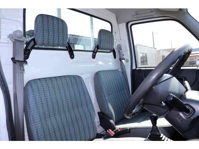 お客様に気持ちよく乗っていただけるように、一台一台心を込めて綺麗にしております!