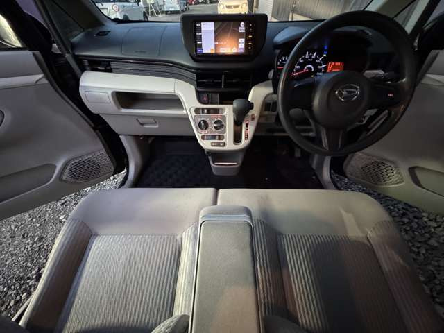 ☆納車までに車両美装など専任スタッフが作業いたします☆ 内装はスチーム洗浄をはじめ、できるだけ気分よくお乗りいただけるよう美装いたします!外装は機械で磨きをかけて、ワックスコーティングをかけています。