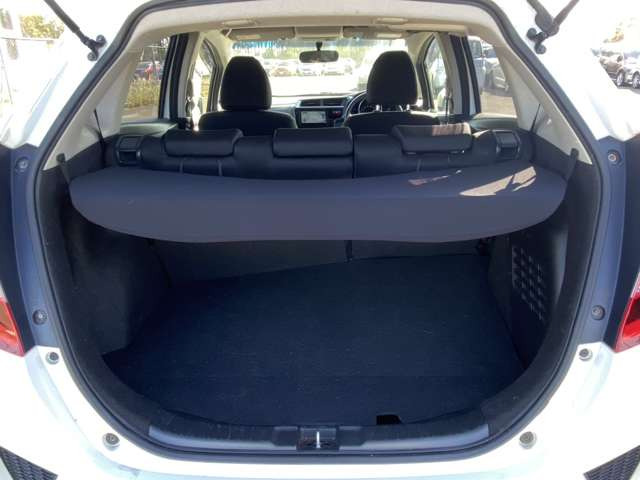 当店は車の品質に自信を持っています!なので、さまざまな角度から70枚以上のお写真載せています。