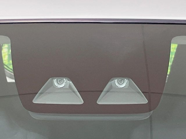 �y�X�}�[�g�A�V�X�g�z���s���ɑO���̎ԗ�����F�����A�Փ˂������Ȏ��͌x��ƃu���[�L�ŏՓˉ���Ɣ�Q�y�����A�V�X�g�B�����S�Ƀh���C�u�����y���݂��������܂��B